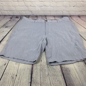 Izod Shorts Men Size 32 Blue & White Pin Stripe